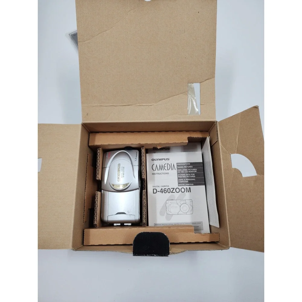Olympus Camedia D-460 Zoom Digital Camera 1.3MP 3x Optical Zoom Silver Boxed